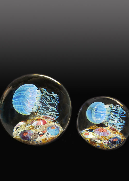 Moon Side Swimmer Jellyfish – Satava Art Glass