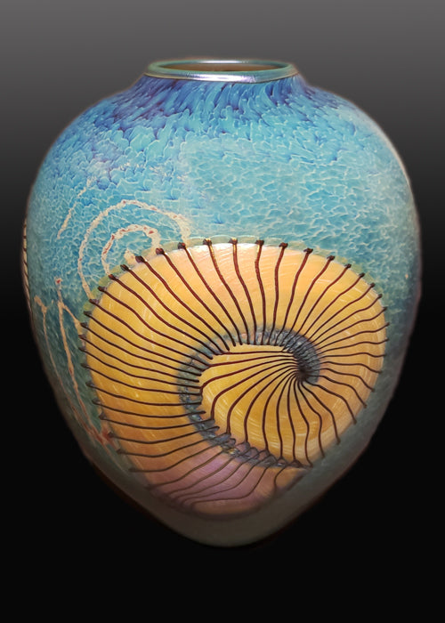 Nautilus Fumed Sapphire Vase – Satava Art Glass