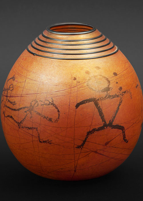 Triangle Man Petroglyph Golden Brown Basket Vase – Satava Art Glass